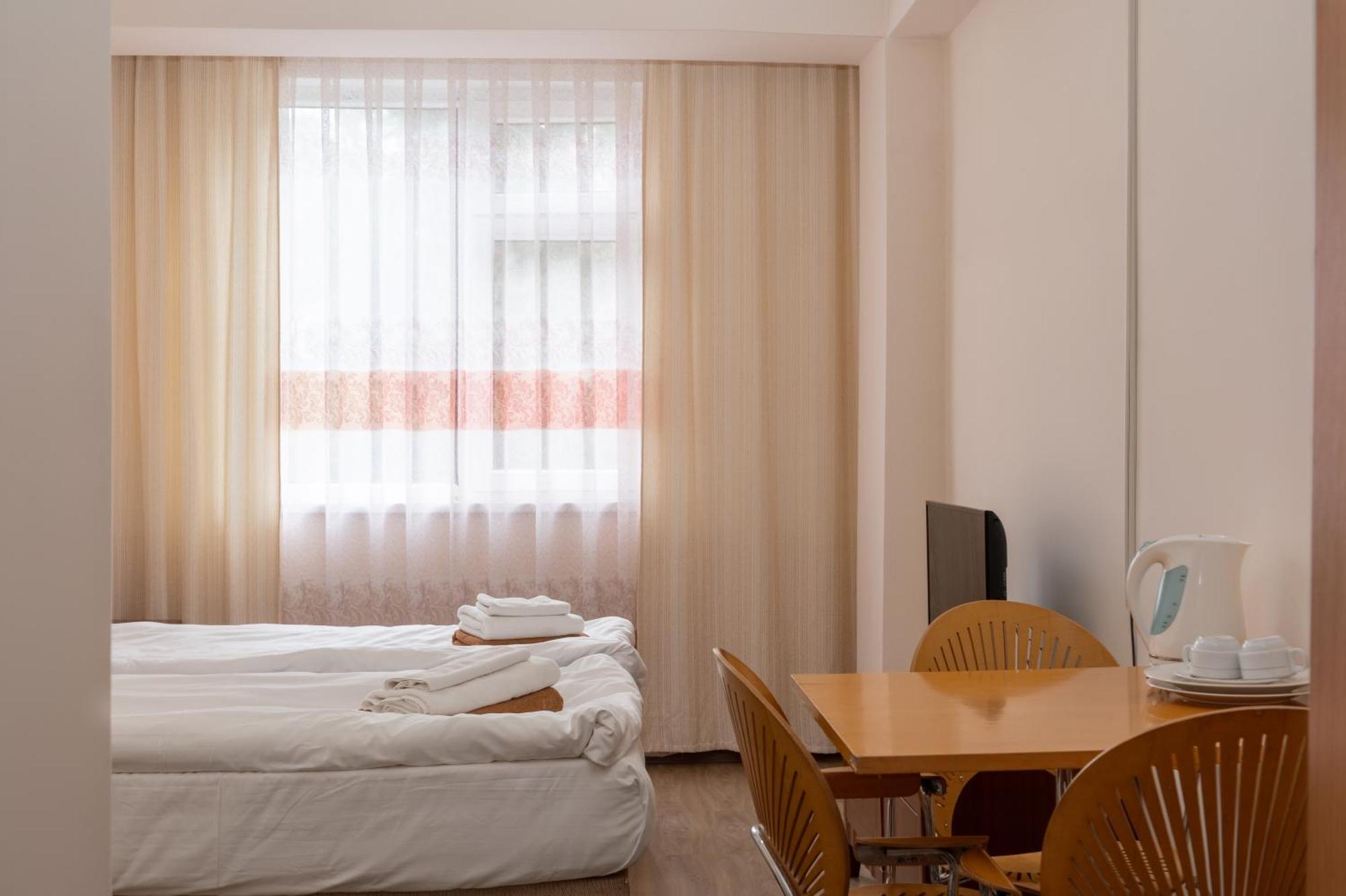 Talisman Village Hotel Бостери Екстериор снимка