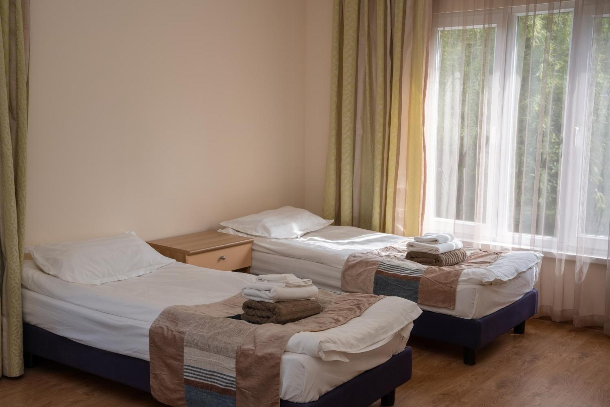 Talisman Village Hotel Бостери Екстериор снимка
