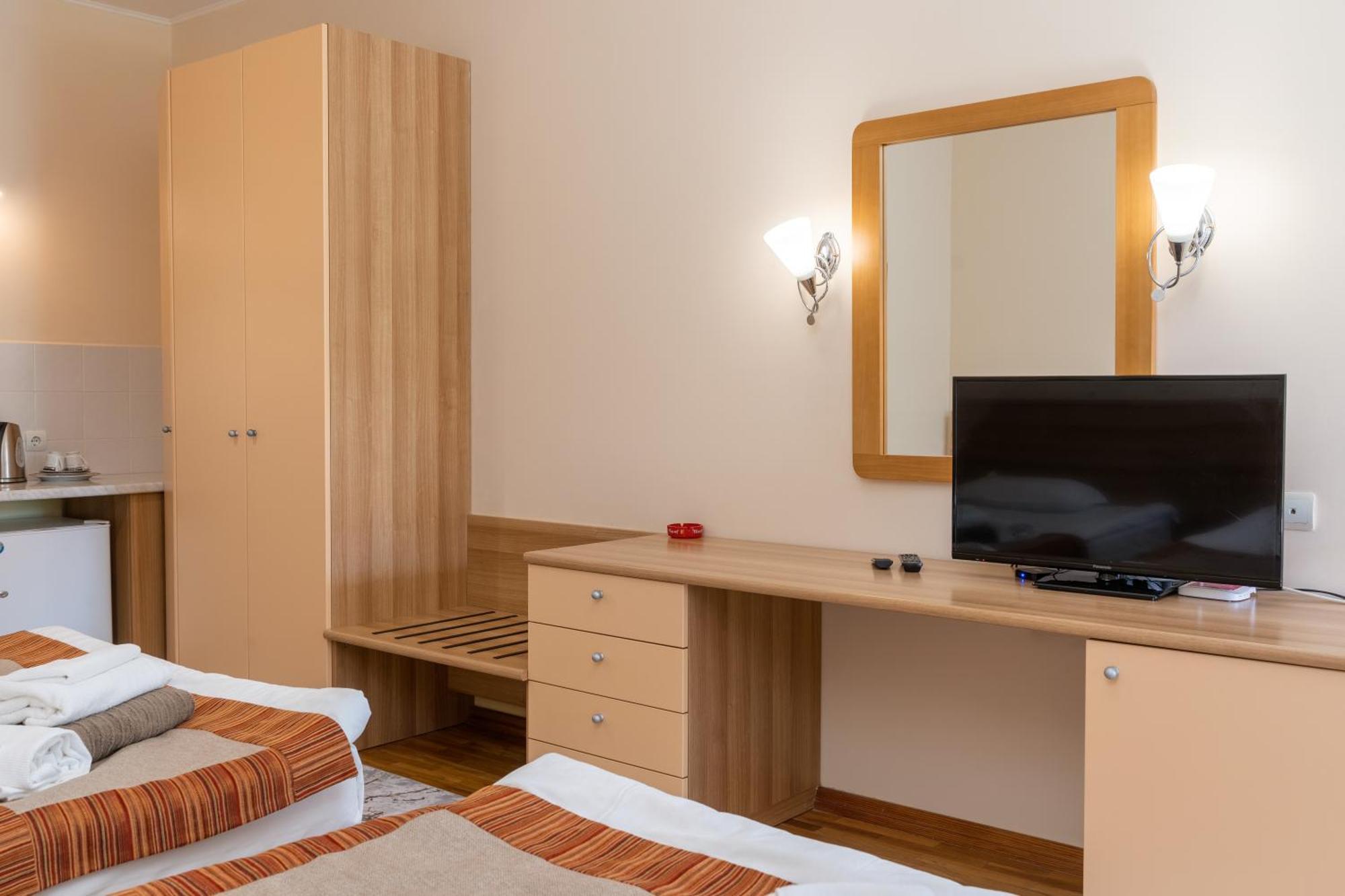 Talisman Village Hotel Бостери Екстериор снимка