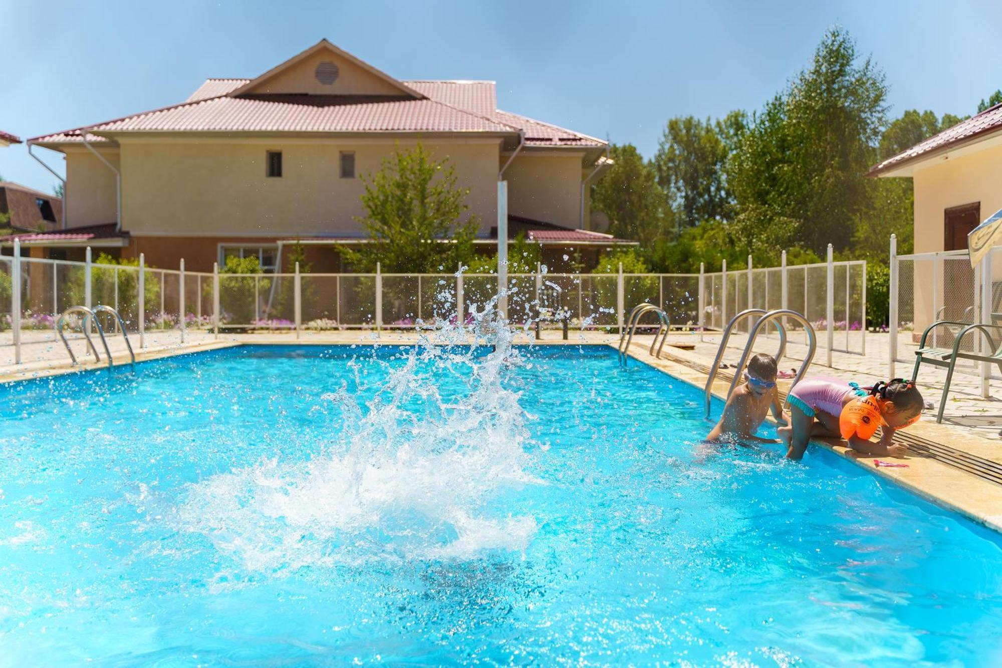Talisman Village Hotel Бостери Екстериор снимка