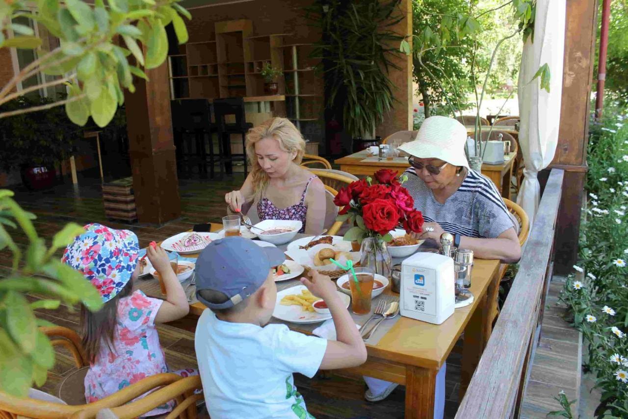 Talisman Village Hotel Бостери Екстериор снимка